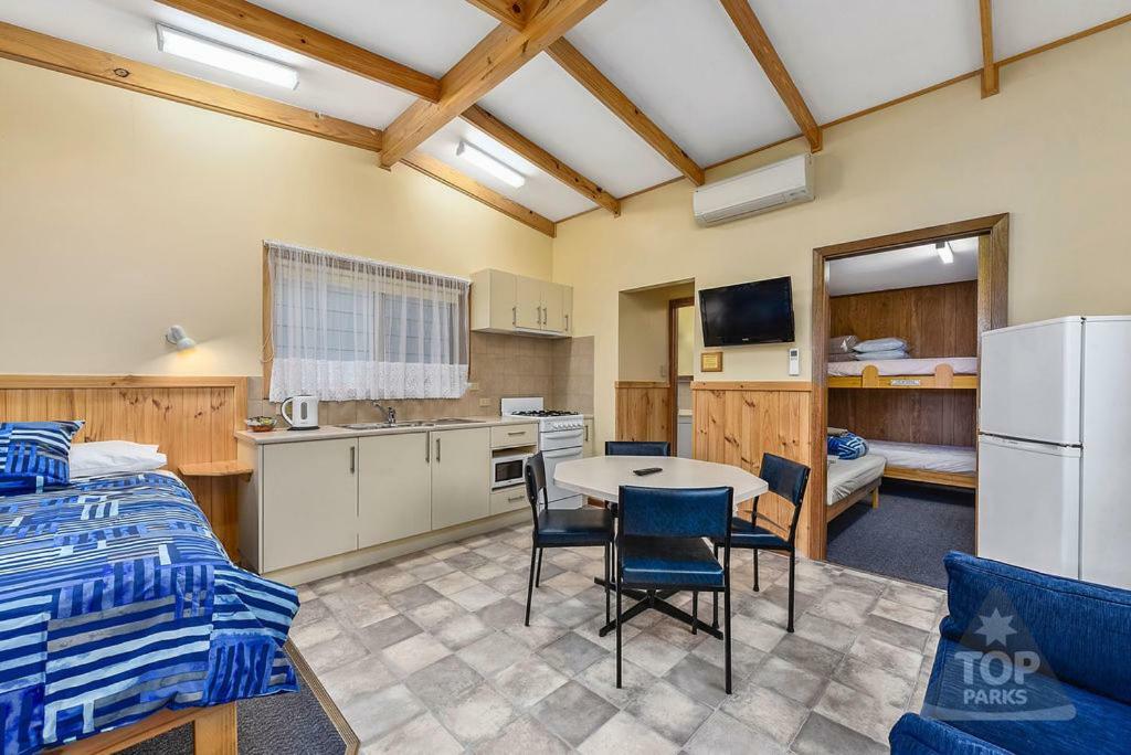 Millicent Hillview Caravan Park 외부 사진